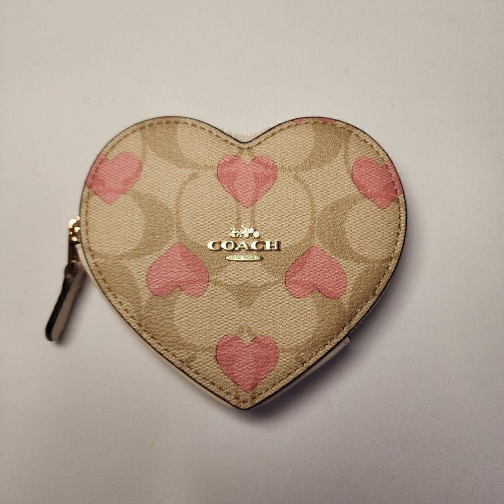 NWT Coach CP480 Heart Coin Case In Signature Canvas With Heart Print